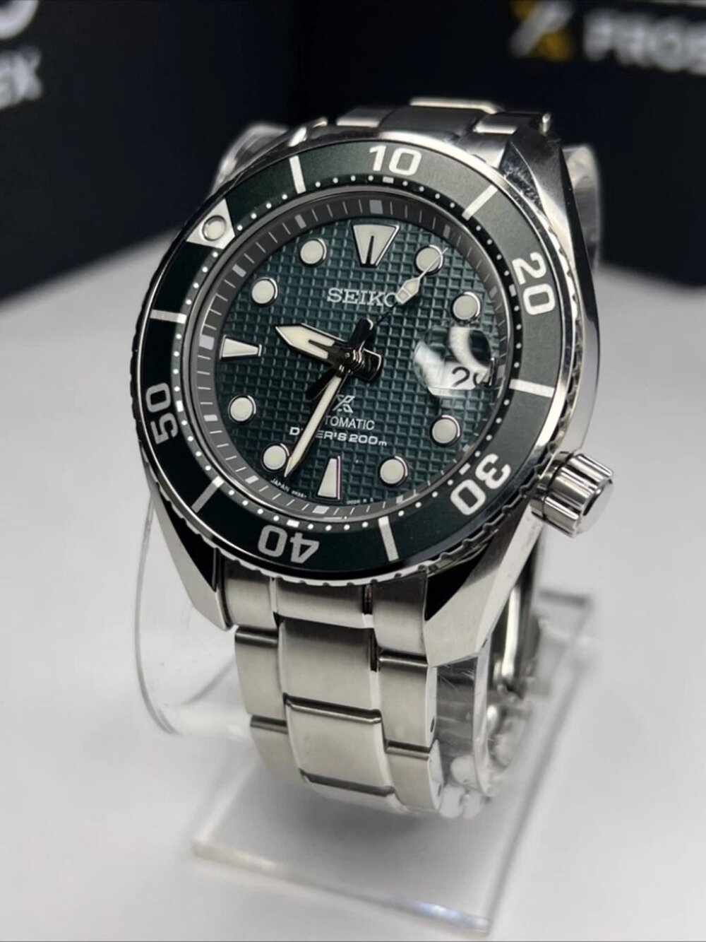 Seiko Prospex Green Dial Steel Automatic Date Watch SPB177 Box Papers Maglite